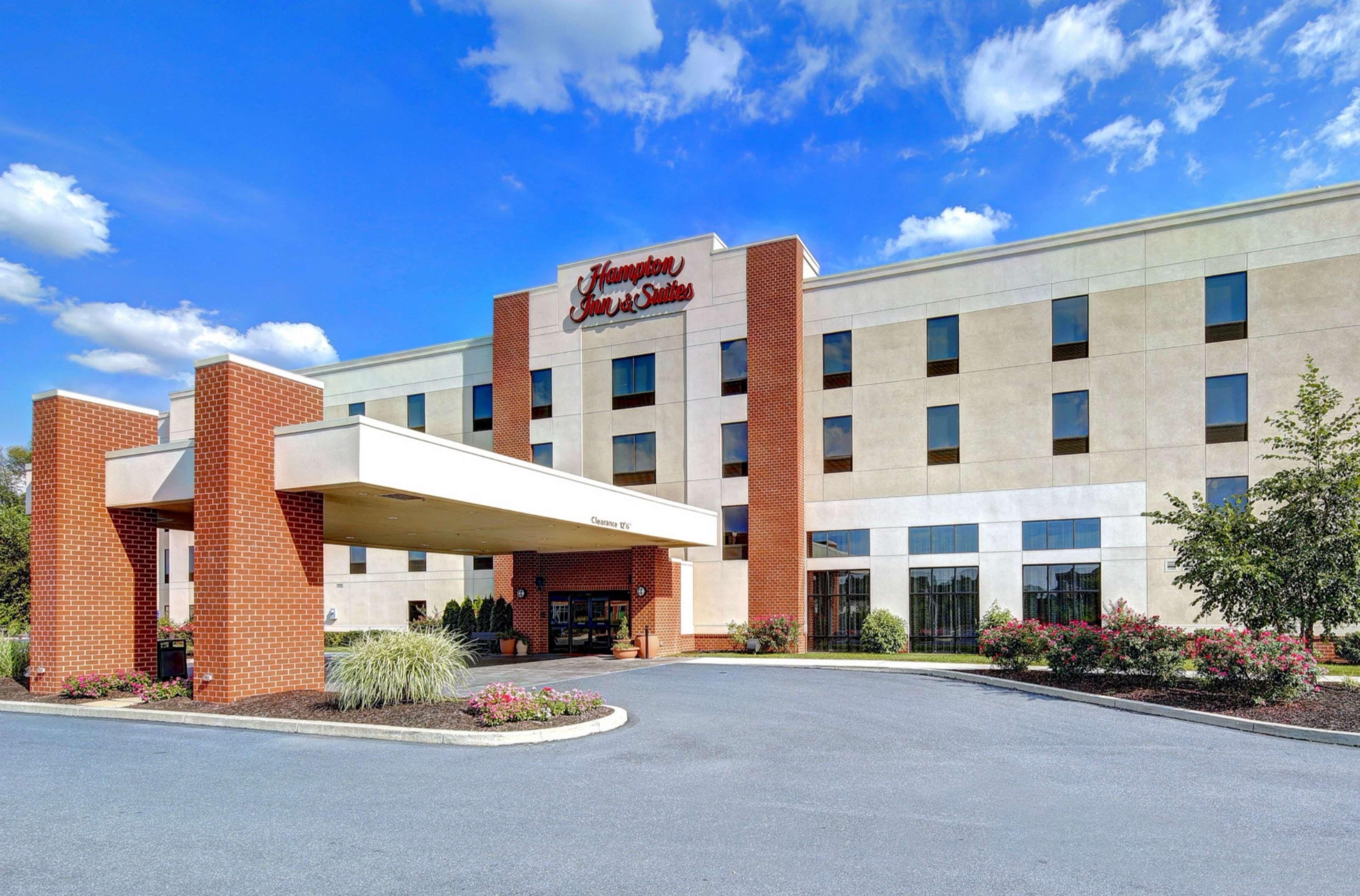 Hampton Inn & Suites Harrisburg Exterior foto