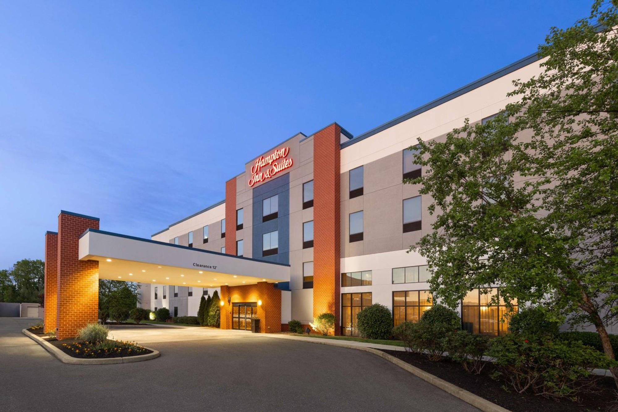 Hampton Inn & Suites Harrisburg Exterior foto